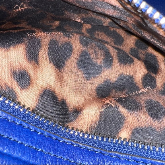 B. Makowsky Blue Genuine Leather Crossbody Shoulder Bag Studded Leopard Lining - Picture 6 of 15